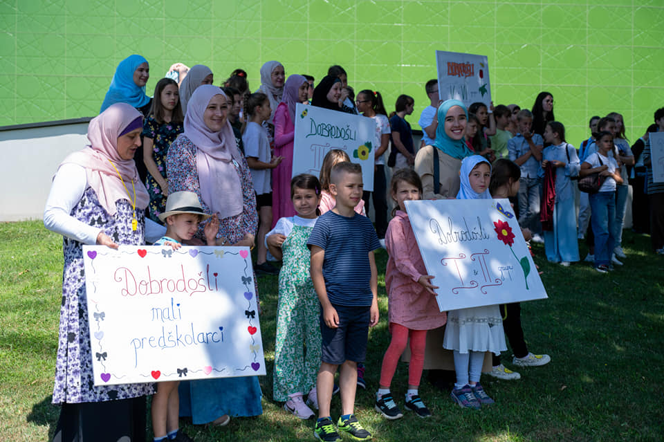 290131831_407519611420725_5799192772044385288_n